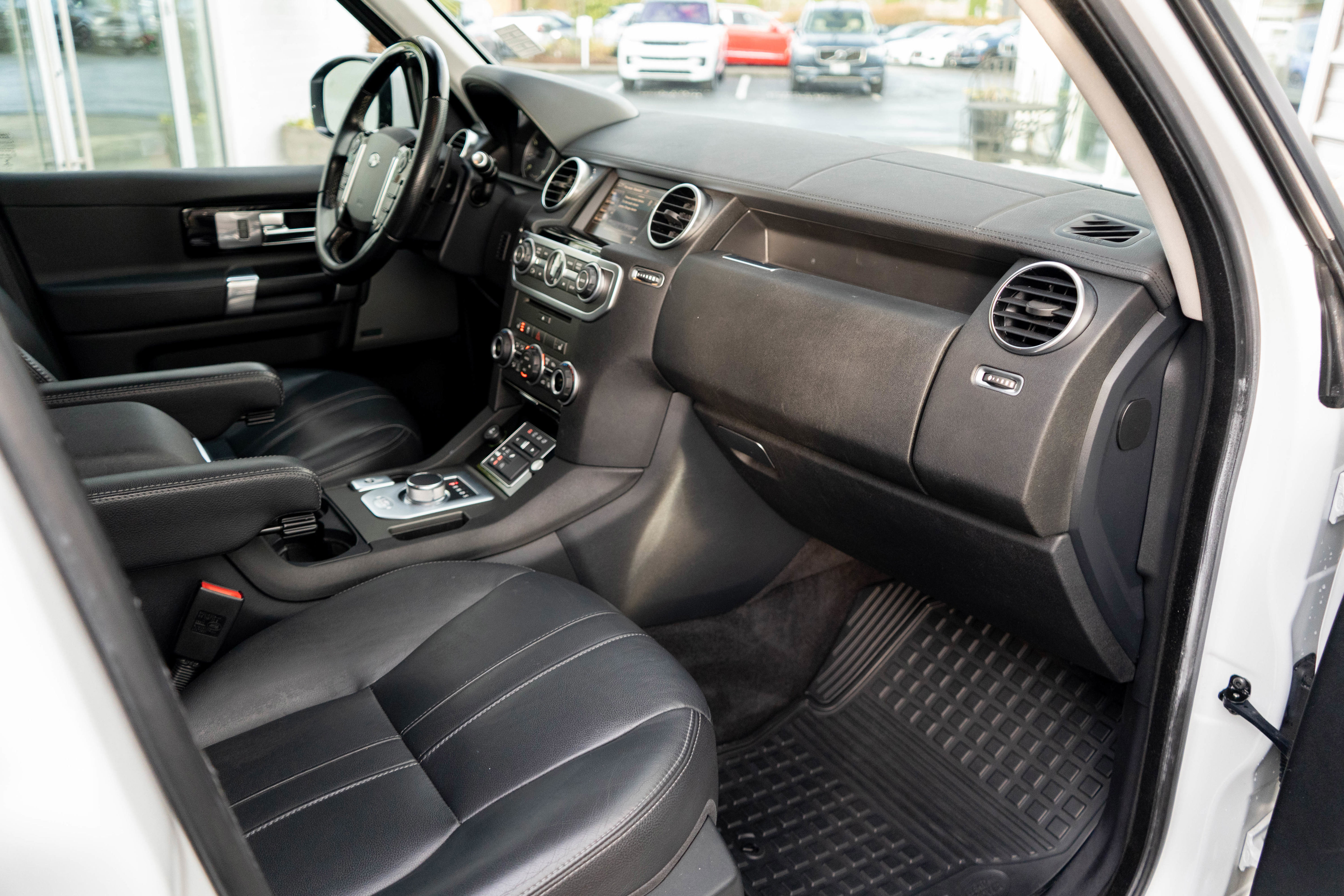 Used 2016 Land Rover LR4 HSE Silver Edition AWD/4WD image 31