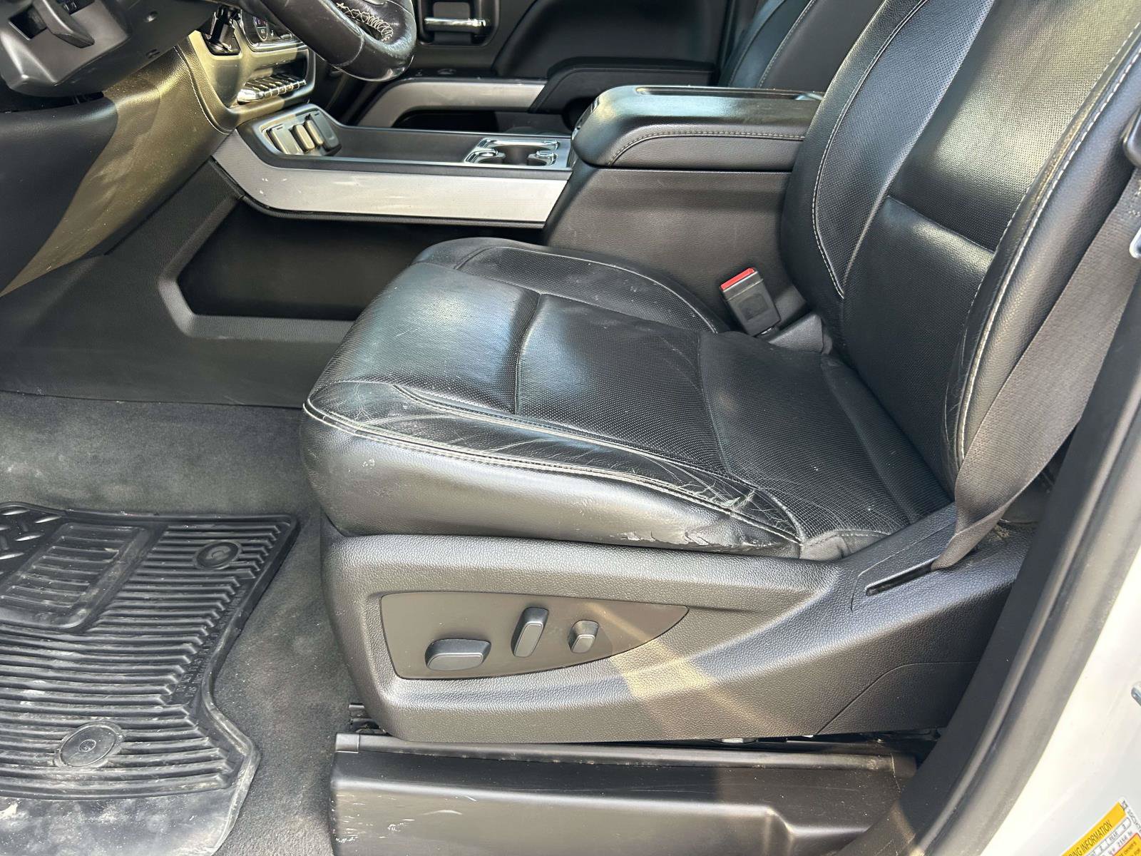 Used 2019 Chevrolet Silverado 2500 LTZ w/ Duramax Plus Package AWD/4WD image 16