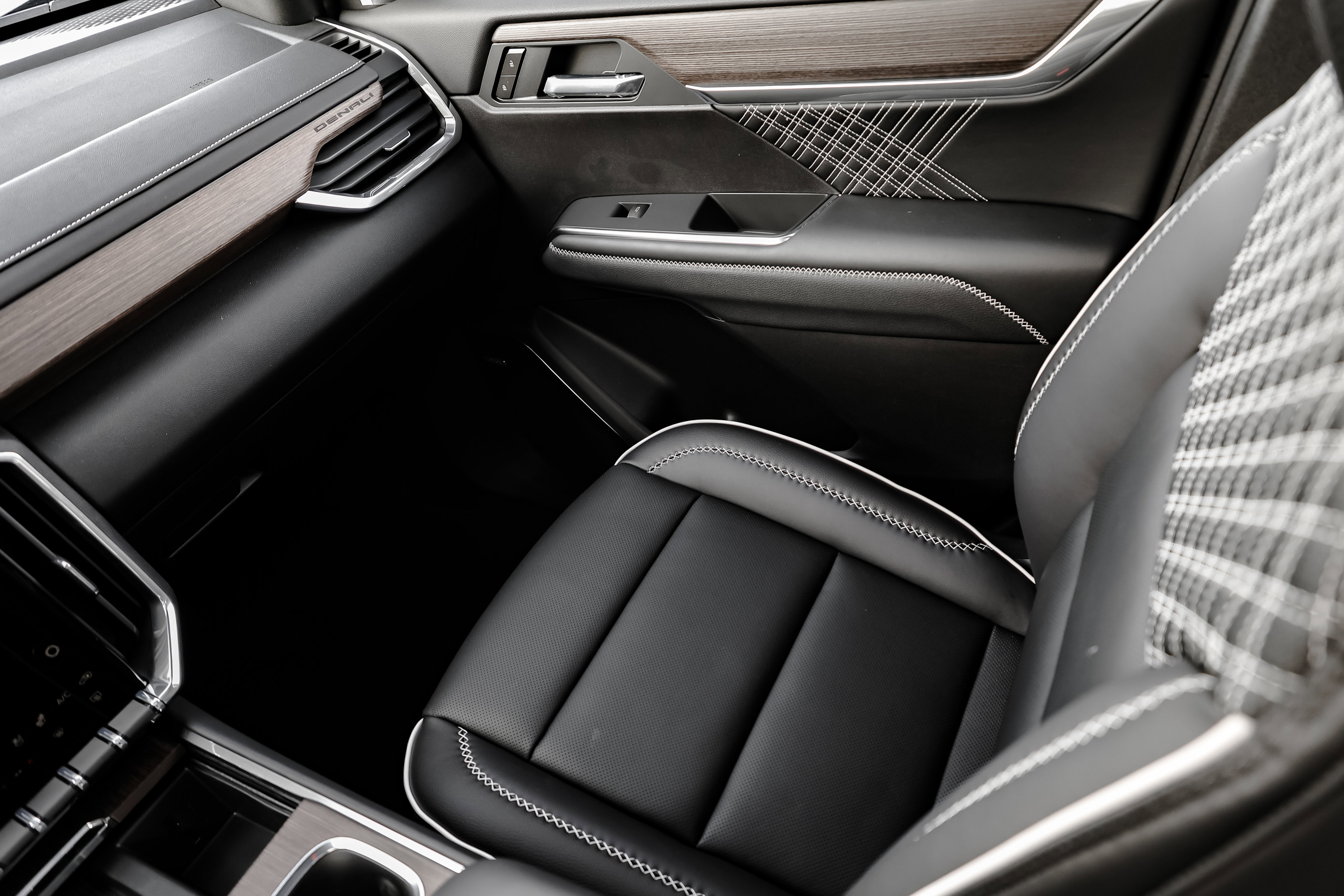 New 2026 GMC Acadia Denali w/ Super Cruise Package image 31