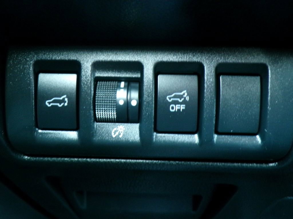 Used 2025 Subaru Outback Onyx Edition AWD/4WD image 23