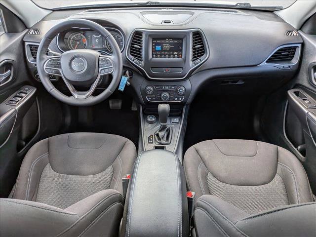 Used 2019 Jeep Cherokee Latitude w/ Cold Weather Group AWD/4WD image 19