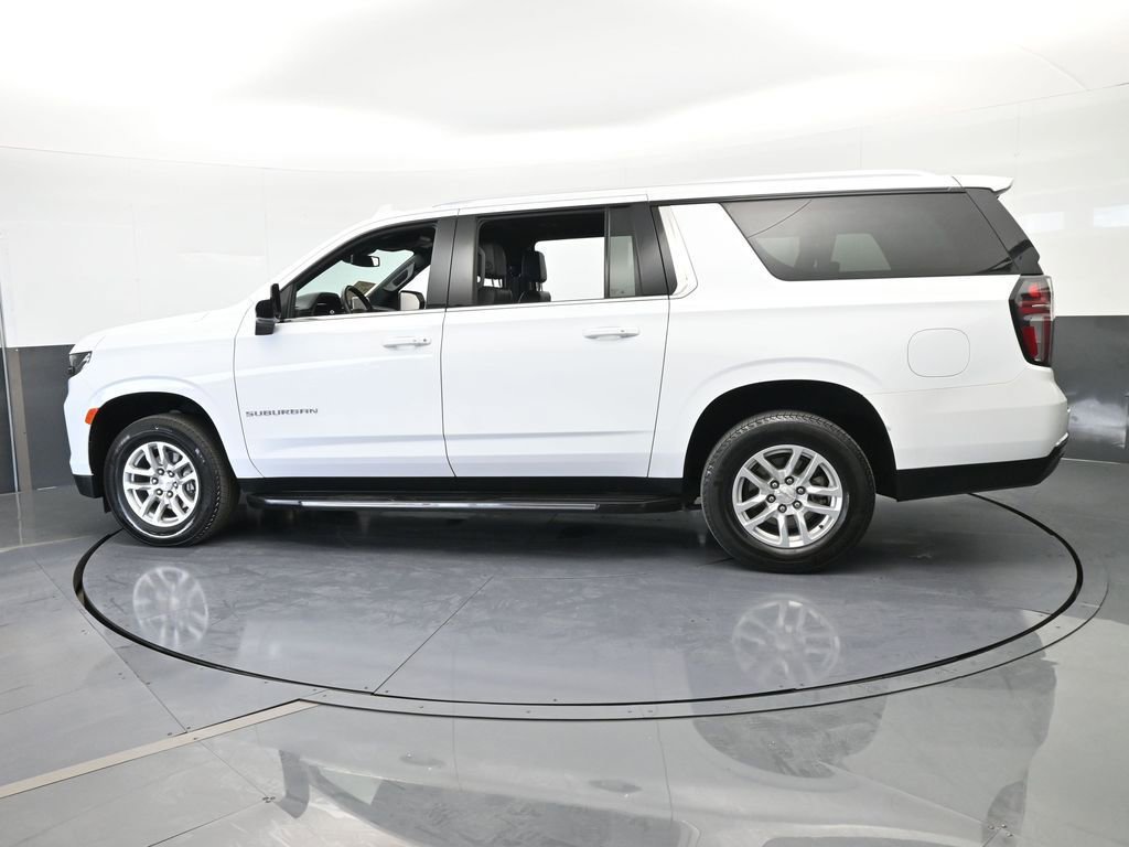 Used 2024 Chevrolet Suburban LT image 3