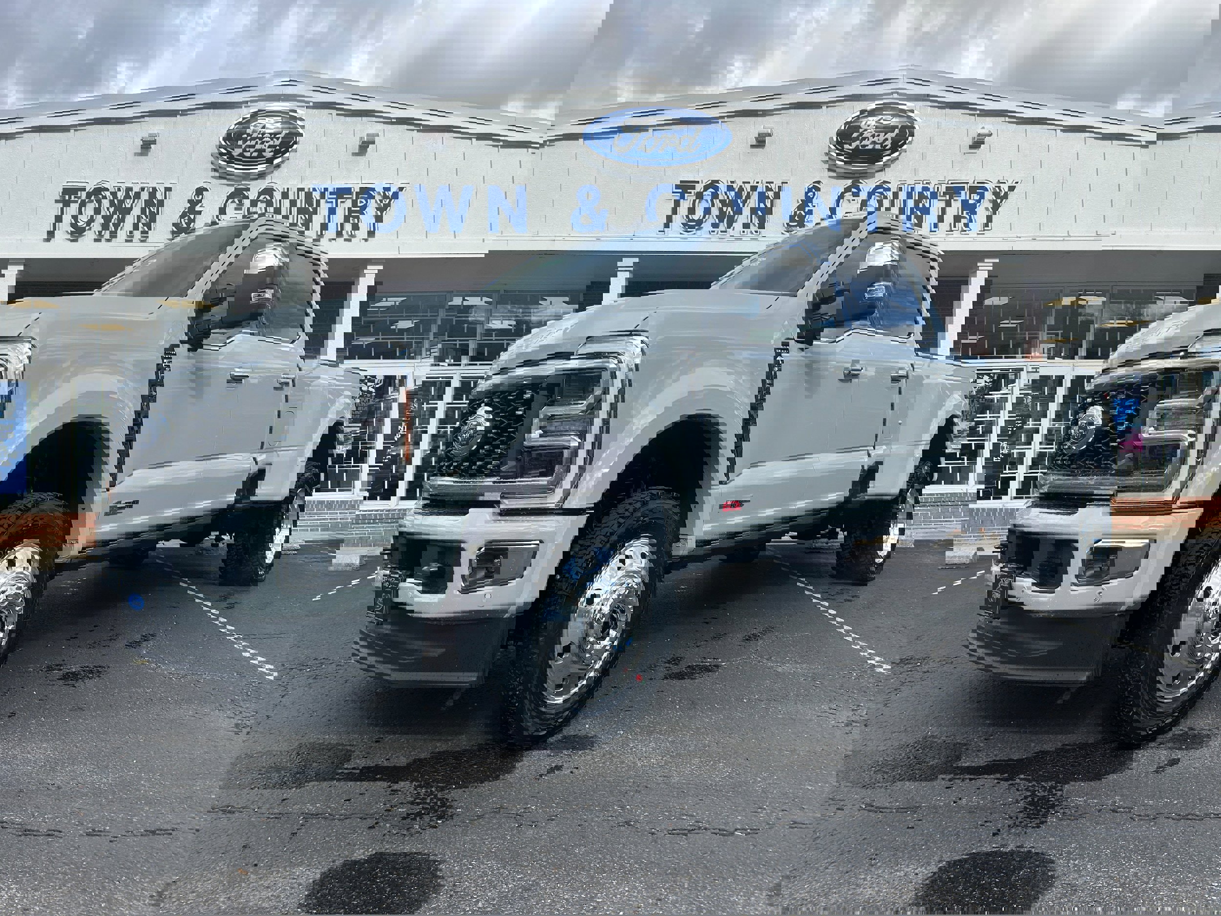 New 2026 Ford F450 Platinum image 3