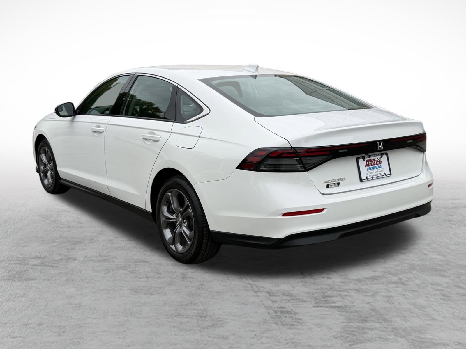 Used 2023 Honda Accord EX image 4