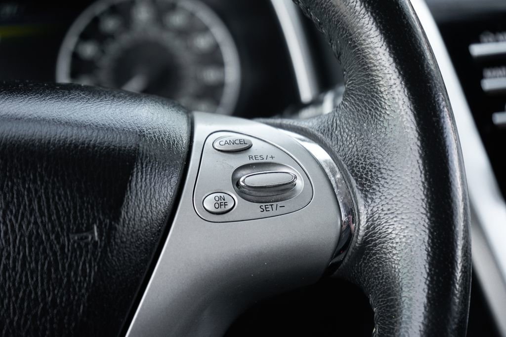 Used 2017 Nissan Murano SV FWD image 22