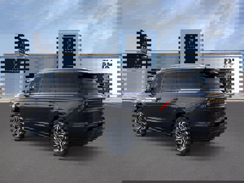 New 2025 Lincoln Navigator Reserve image 4