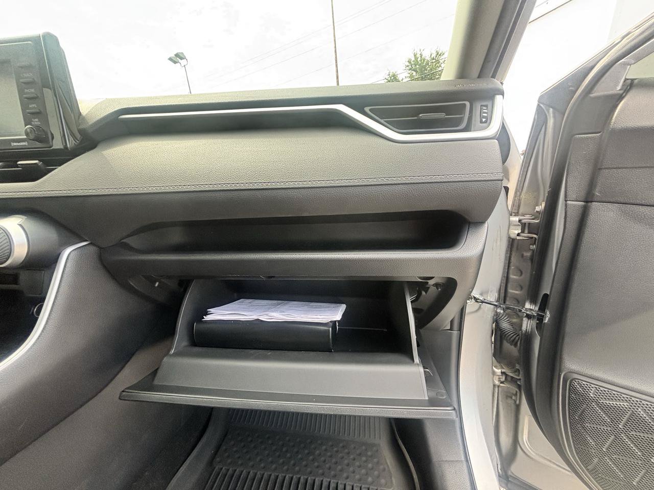 Used 2020 Toyota RAV4 XLE AWD/4WD image 56