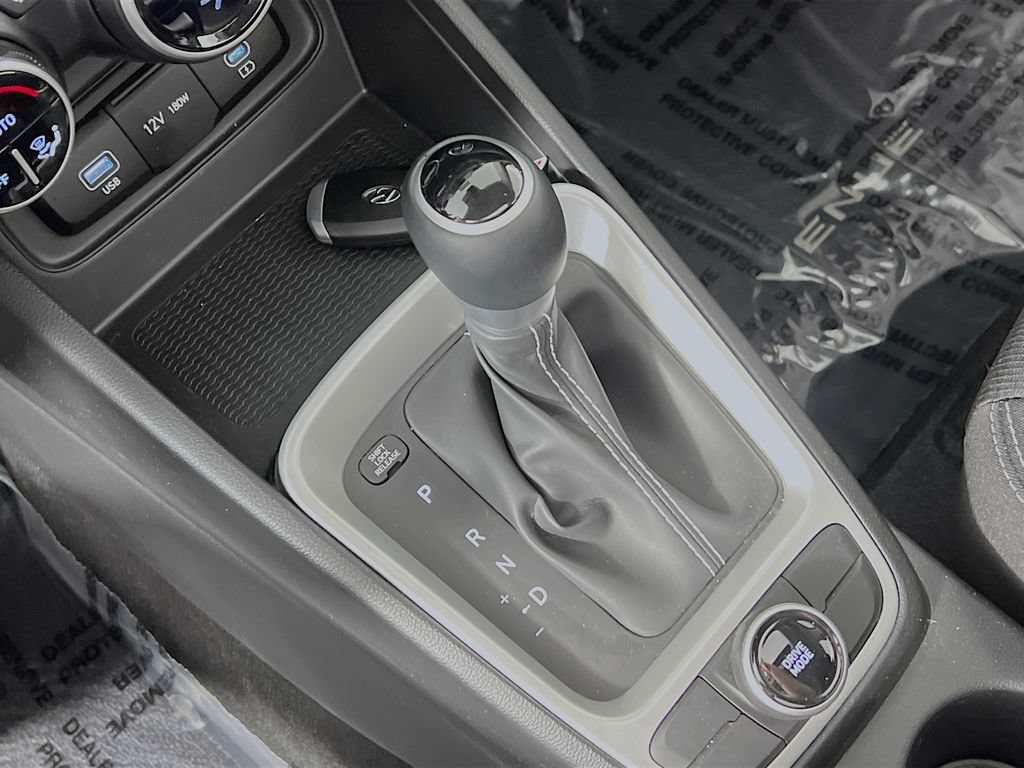Certified 2025 Hyundai Venue SEL FWD image 15