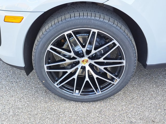 New 2026 Porsche Macan image 11