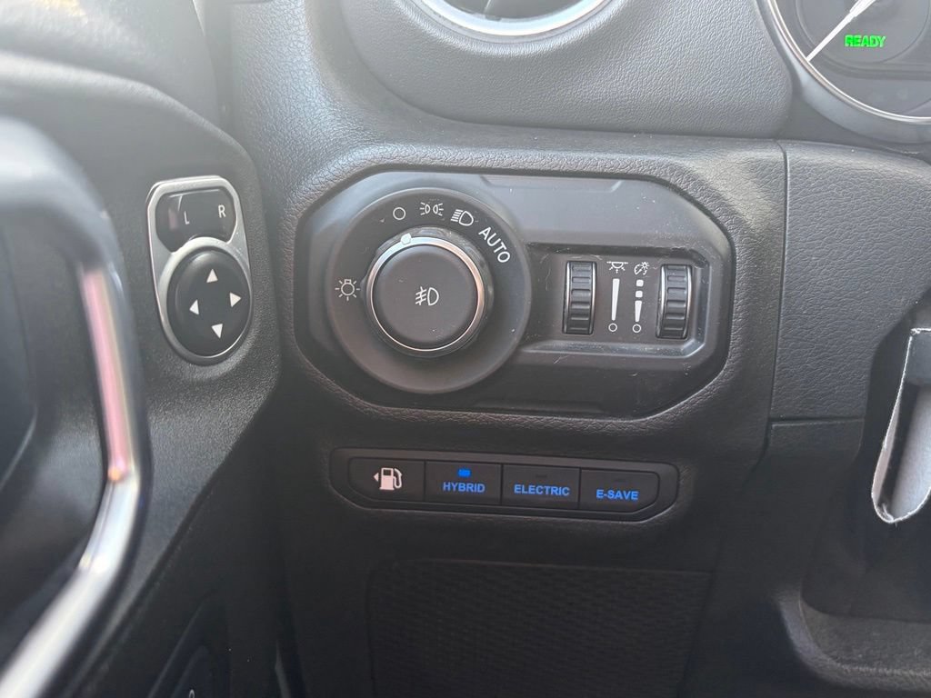 Used 2021 Jeep Wrangler Unlimited Sahara w/ Cold Weather Group AWD/4WD image 50