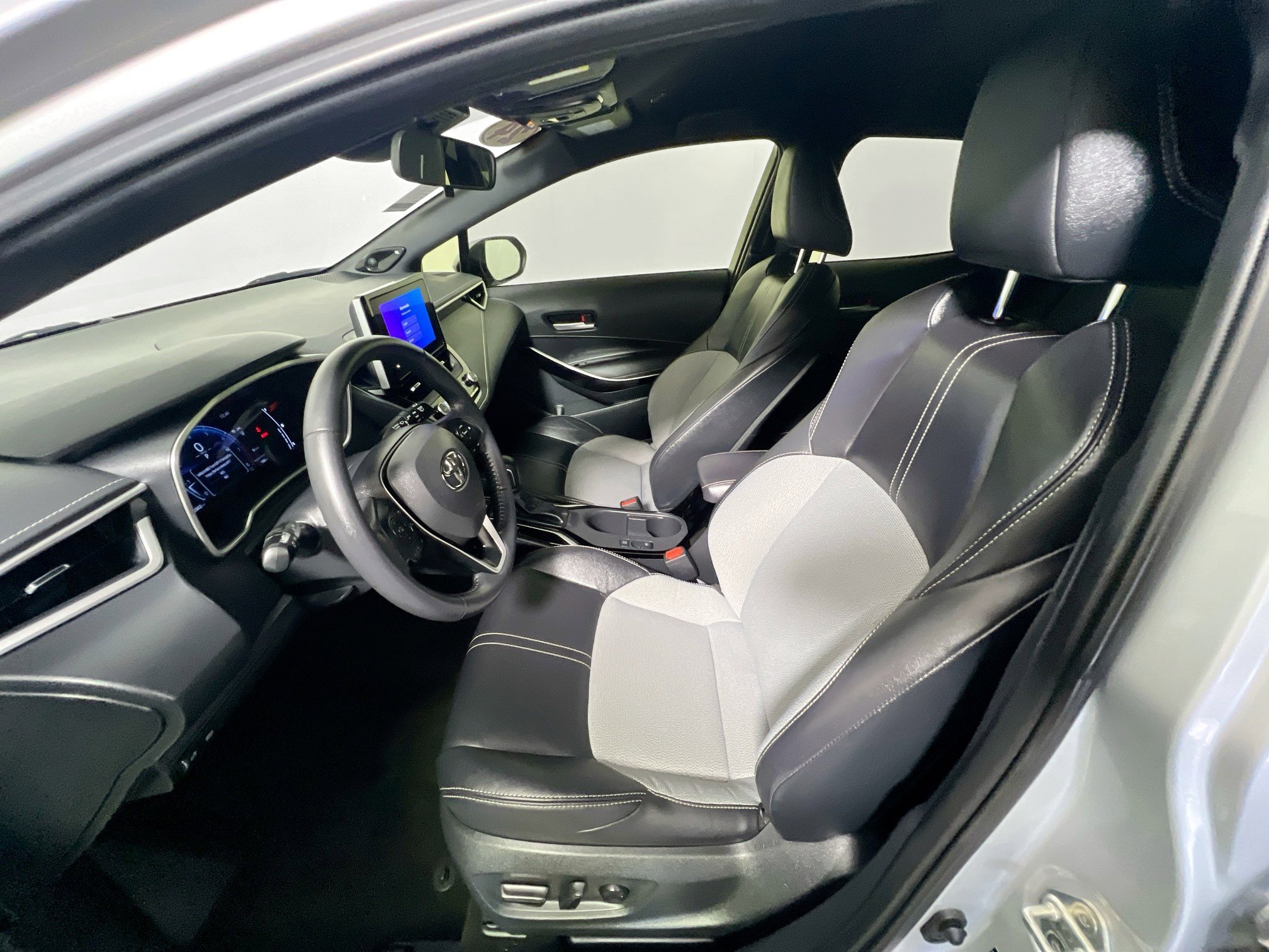 Used 2024 Toyota Corolla XSE image 14