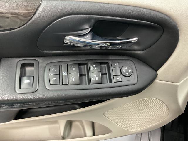 Used 2016 Dodge Grand Caravan SE w/ Quick Order Package 29E SE FWD image 11
