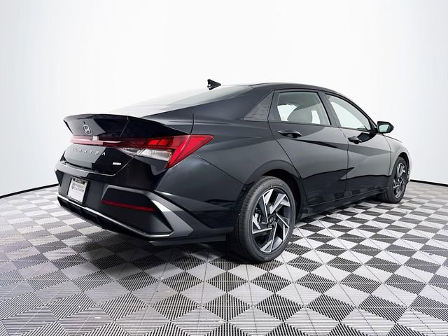 New 2025 Hyundai Elantra SEL image 6