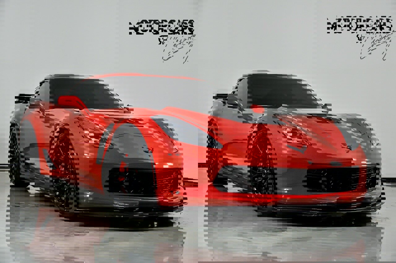 Used 2015 Chevrolet Corvette Z06 w/ 3LZ Preferred Equipment Group image 1