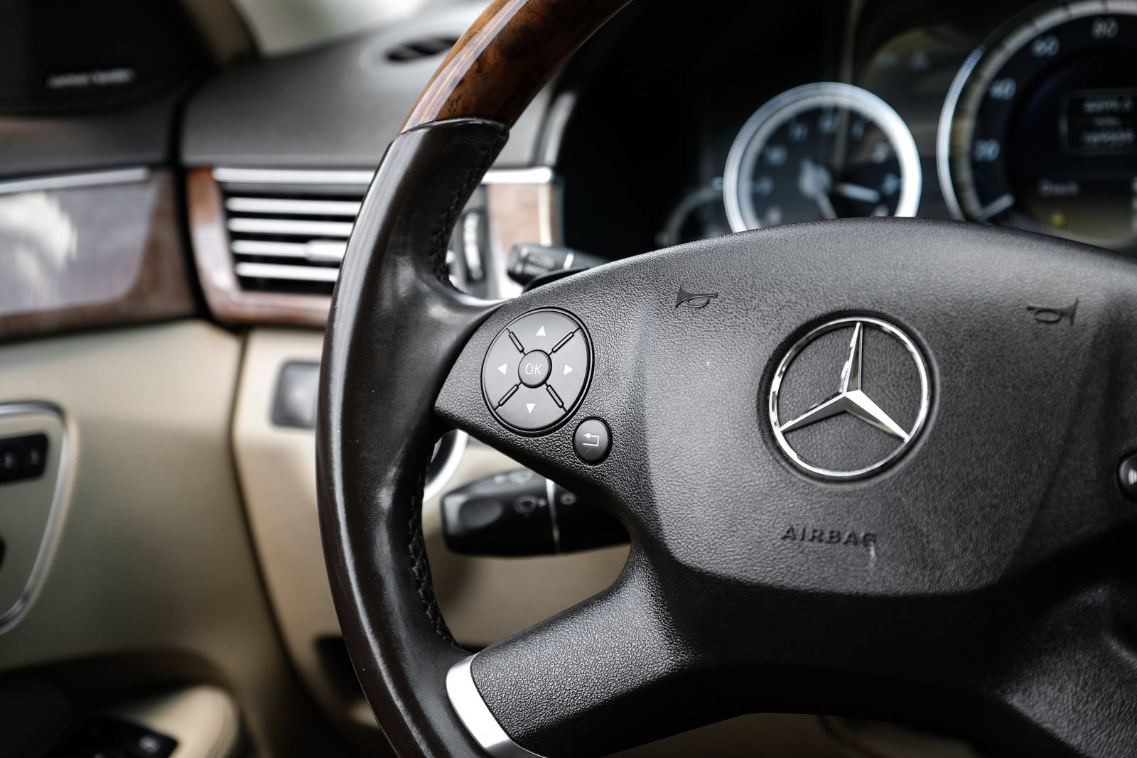 Used 2012 Mercedes-Benz E 350 Sedan image 16