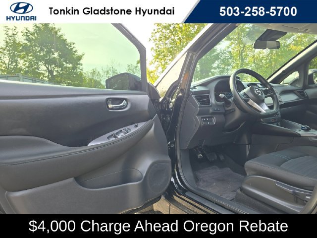 Used 2025 Nissan Leaf S FWD image 19