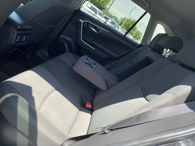 Used 2025 Toyota RAV4 XLE AWD/4WD image 10