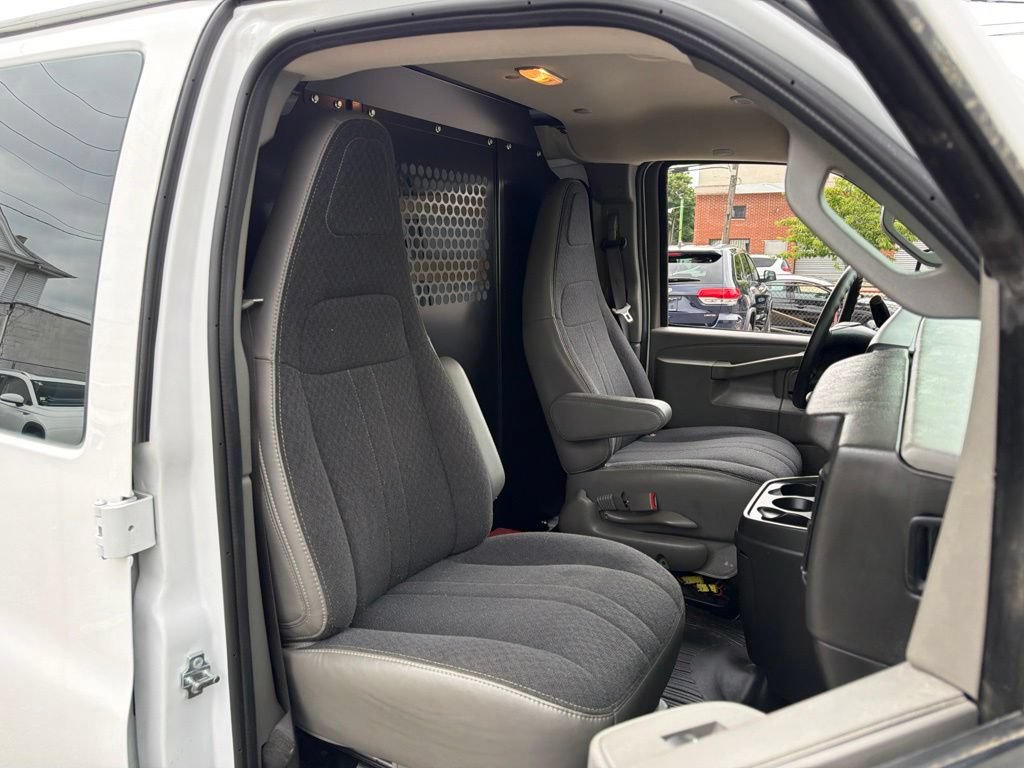 Used 2025 GMC Savana 2500 w/ Driver Convenience Package RWD image 15