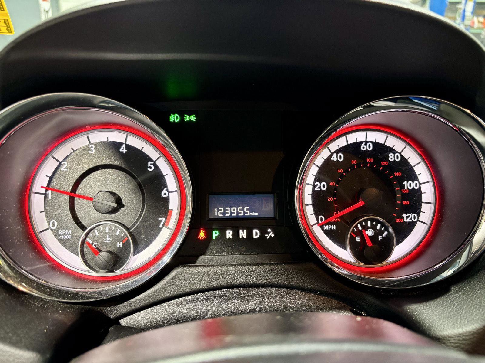 Used 2019 Dodge Grand Caravan SXT image 25