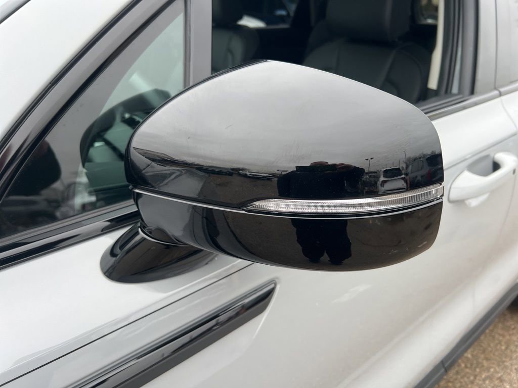 Certified 2025 Kia Sorento X-Line EX image 32