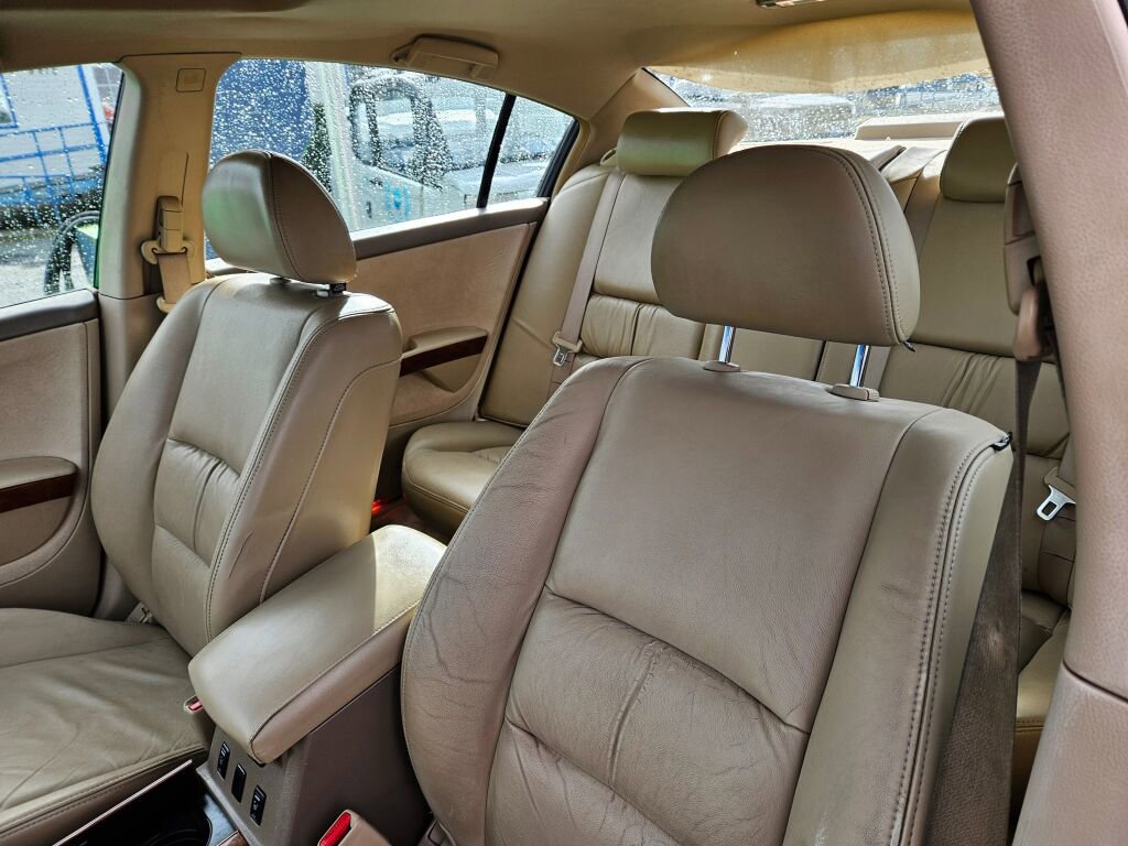 Used 2004 Nissan Maxima 3.5 SL w/ Driver Preferred Pkg image 12