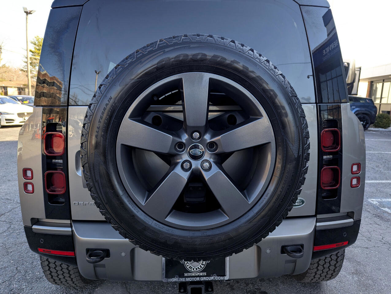 Used 2023 Land Rover Defender 110 X-Dynamic SE image 52