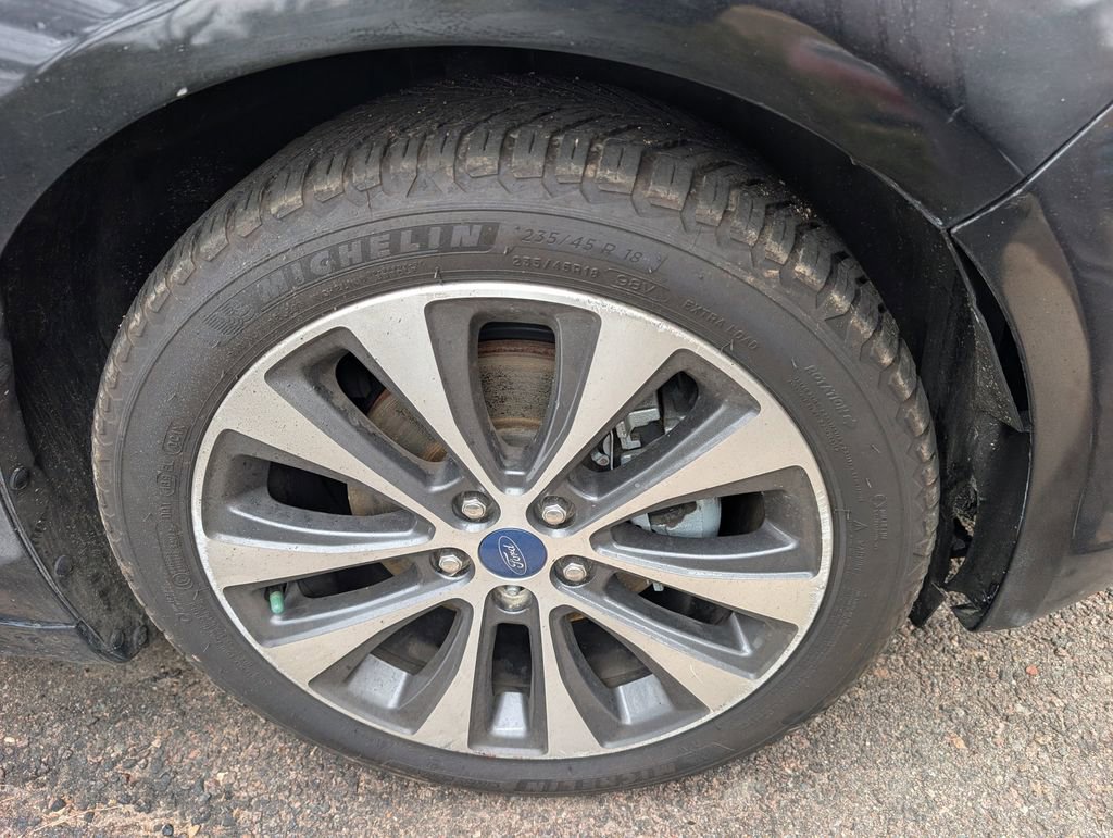 Used 2020 Ford Fusion SE image 5