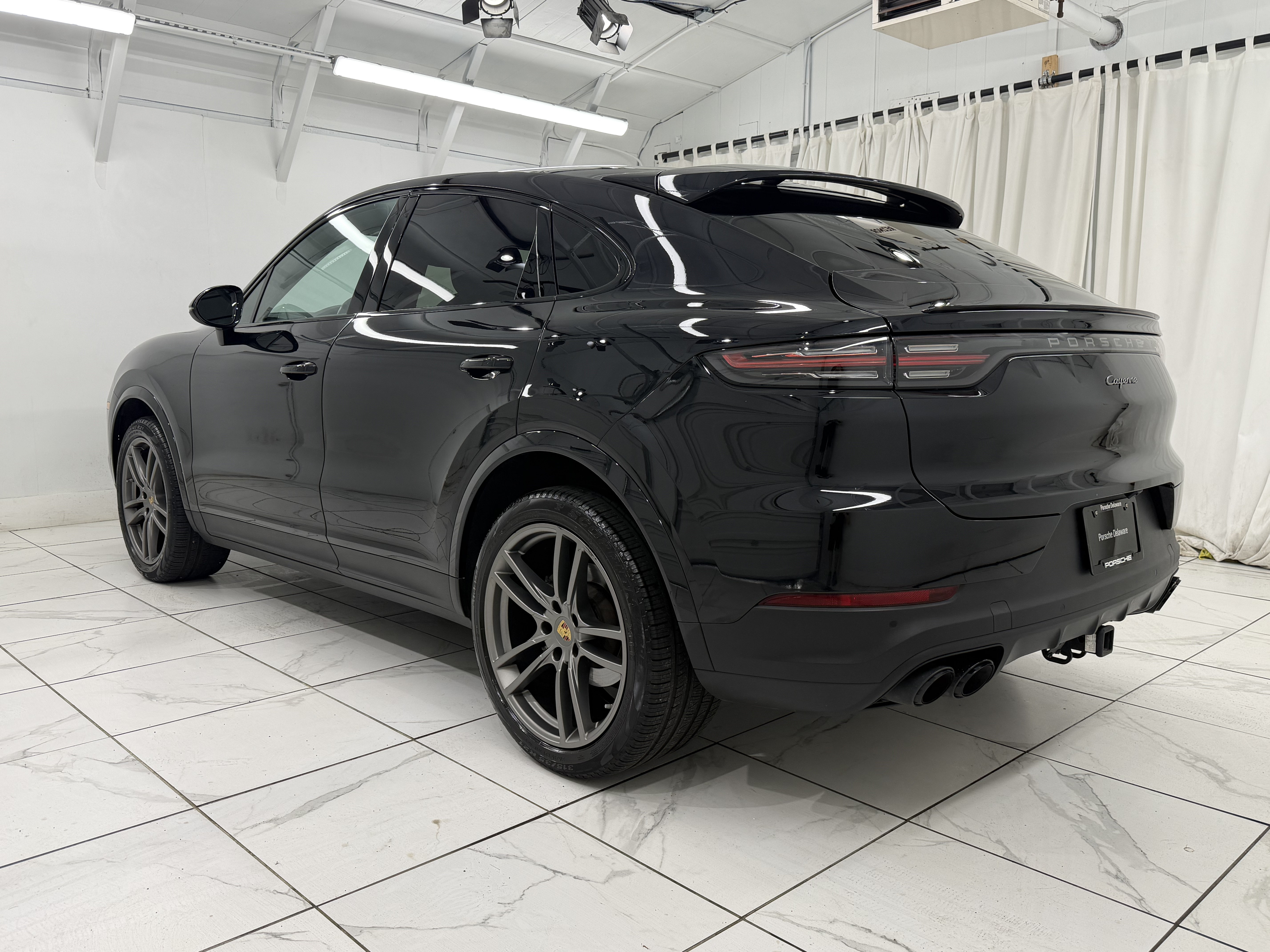 Certified 2022 Porsche Cayenne Platinum Edition AWD/4WD image 14