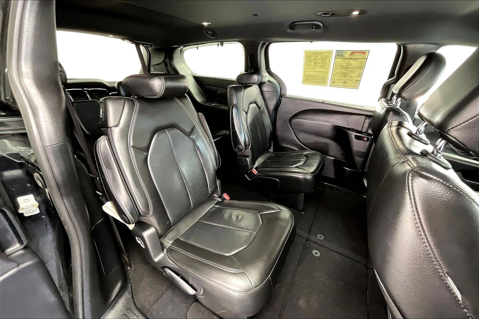 Used 2021 Chrysler Pacifica Touring-L w/ S Appearance Package FWD image 18