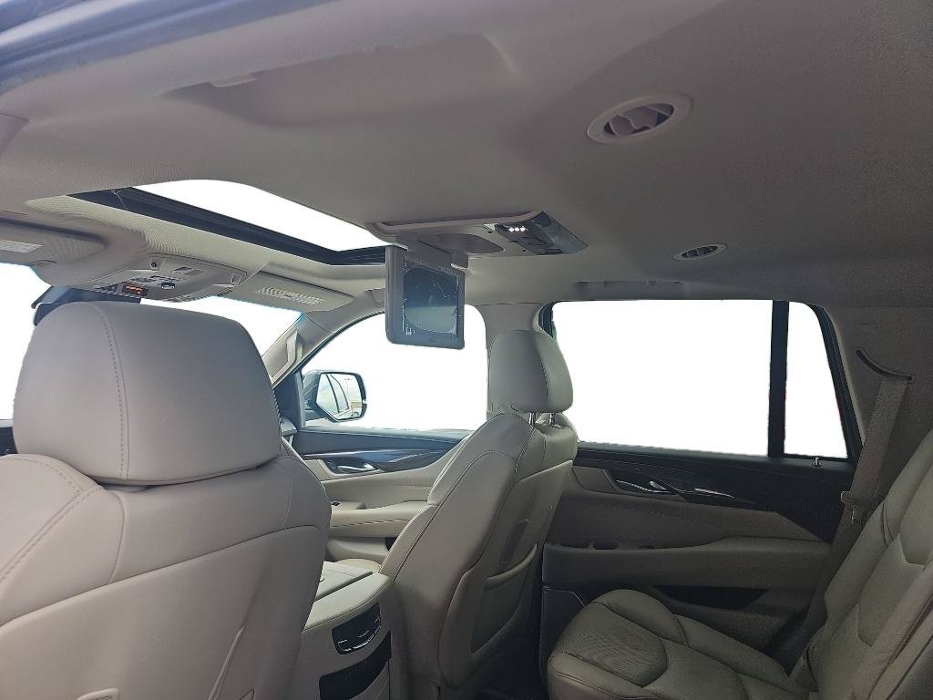 Used 2020 Cadillac Escalade Premium Luxury AWD/4WD image 14