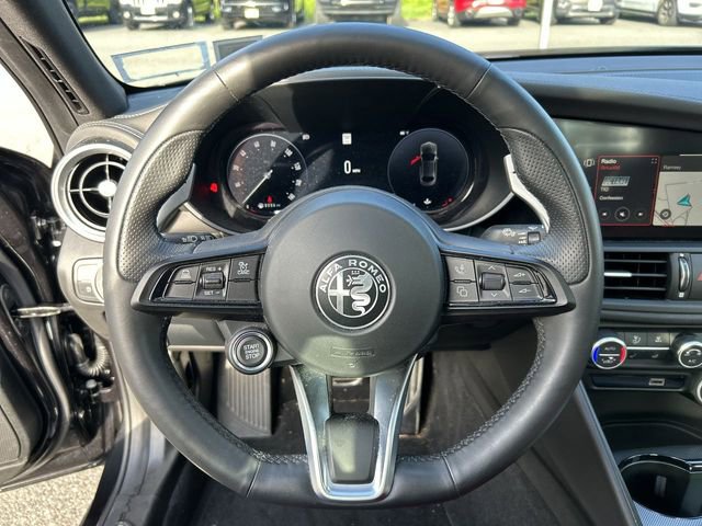 Used 2024 Alfa Romeo Giulia Veloce AWD/4WD image 18