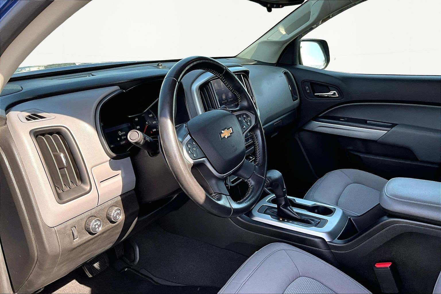 Used 2020 Chevrolet Colorado LT w/ Safety Package image 17