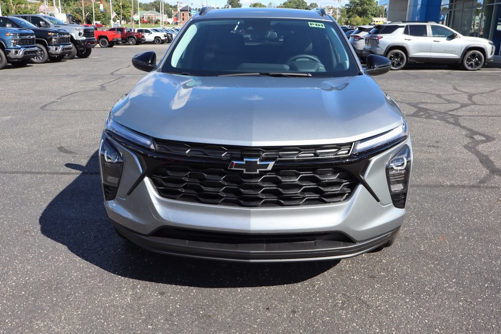 New 2026 Chevrolet Trax LT w/ Midnight Edition FWD image 24