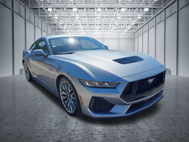 Used 2025 Ford Mustang GT Premium RWD image 3