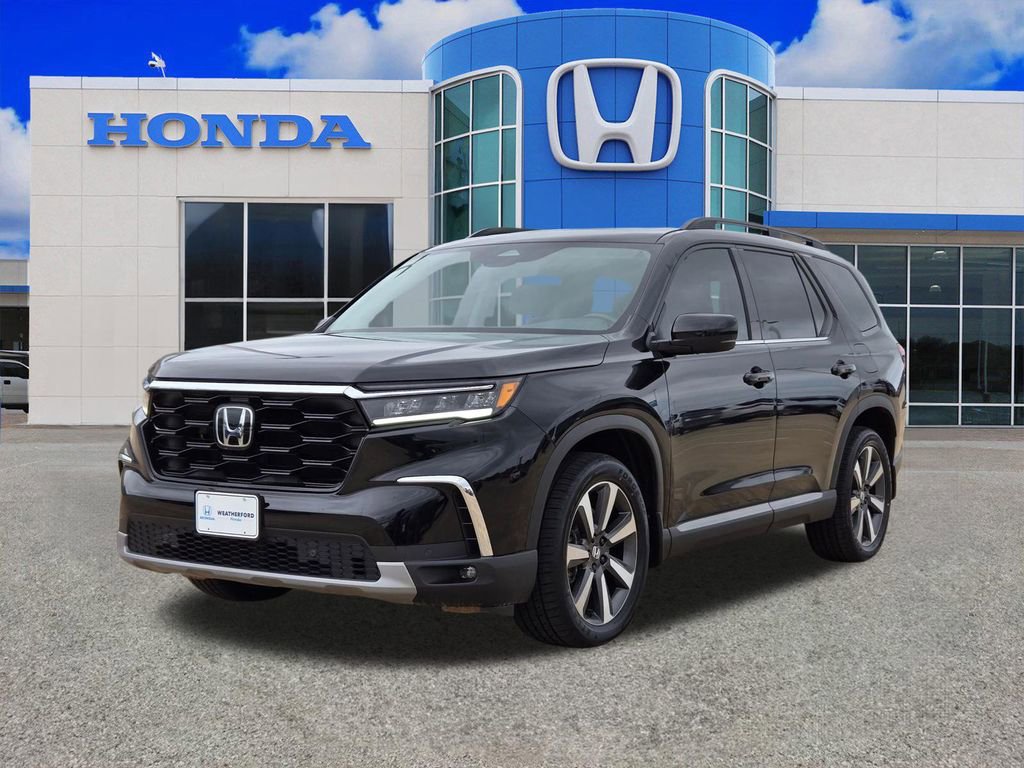 Used 2023 Honda Pilot Touring image 7