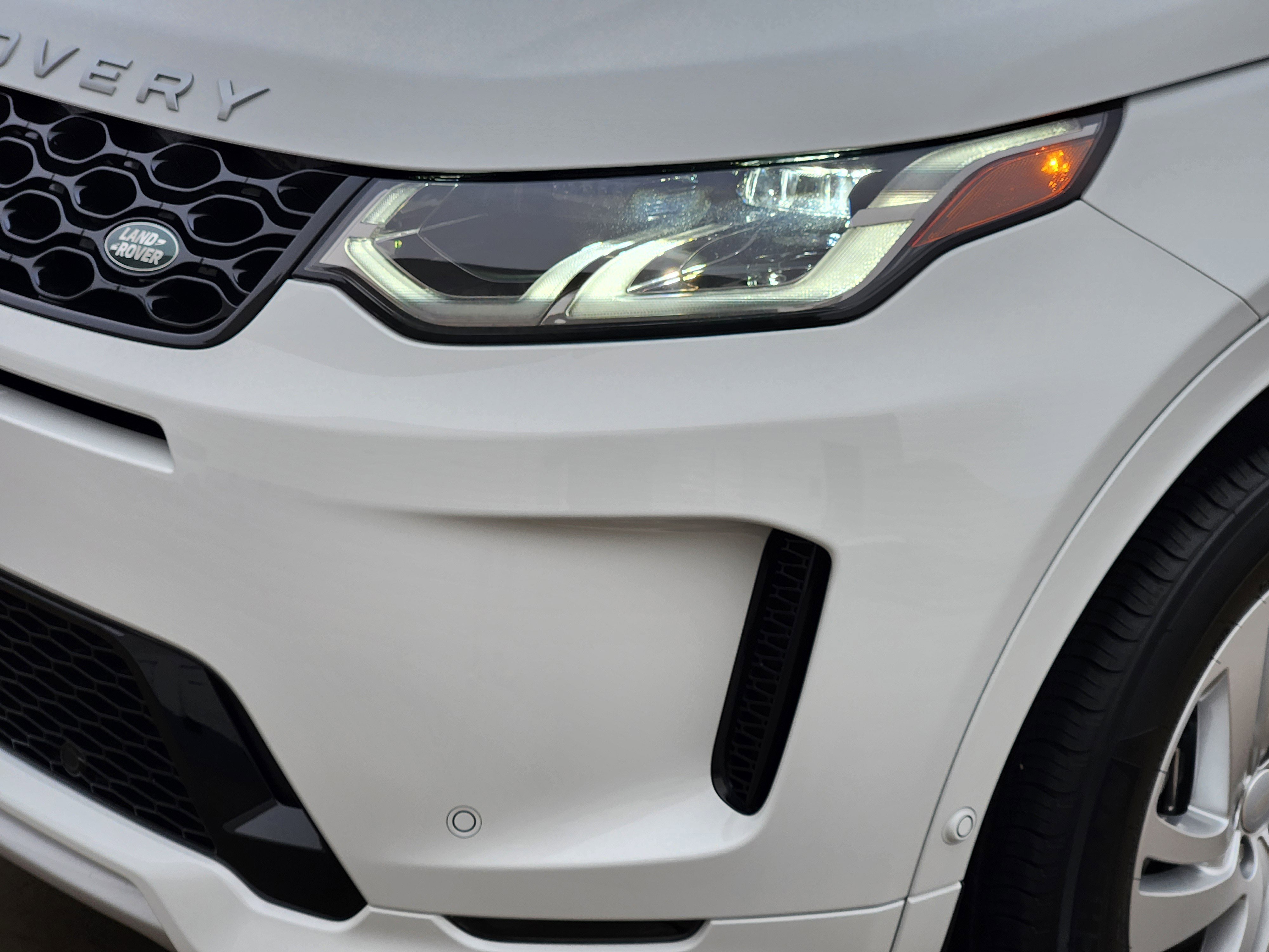 New 2025 Land Rover Discovery Sport S image 9