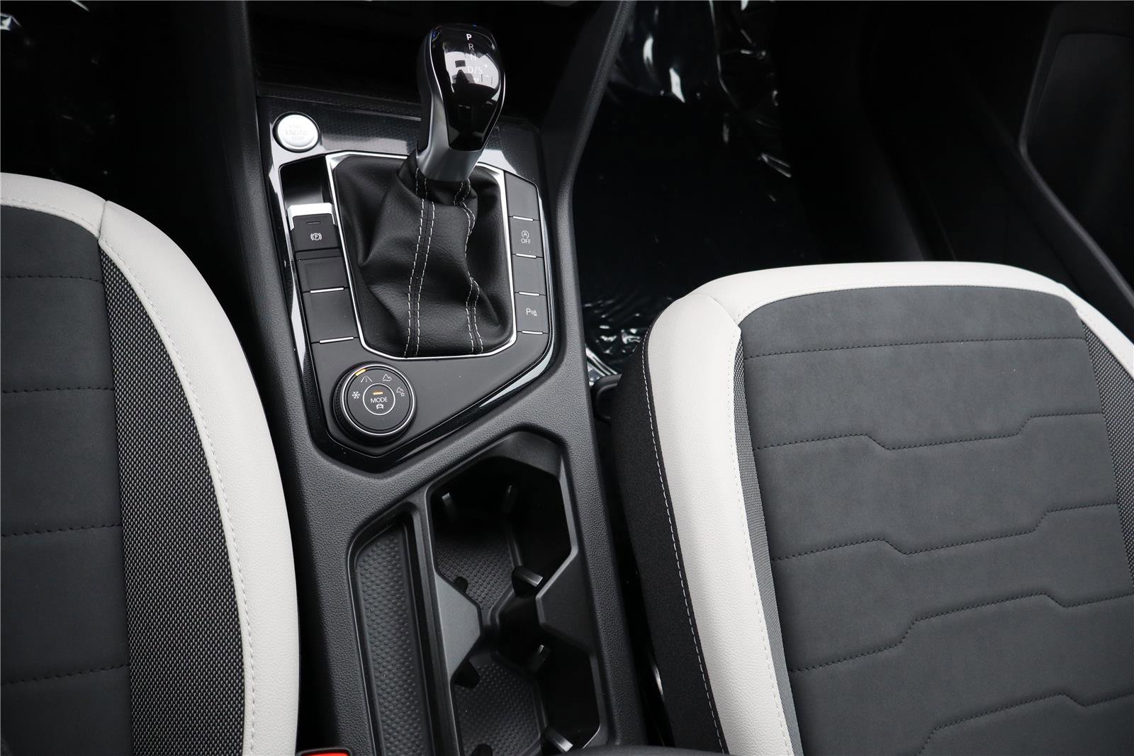 New 2026 Volkswagen Taos SE image 21