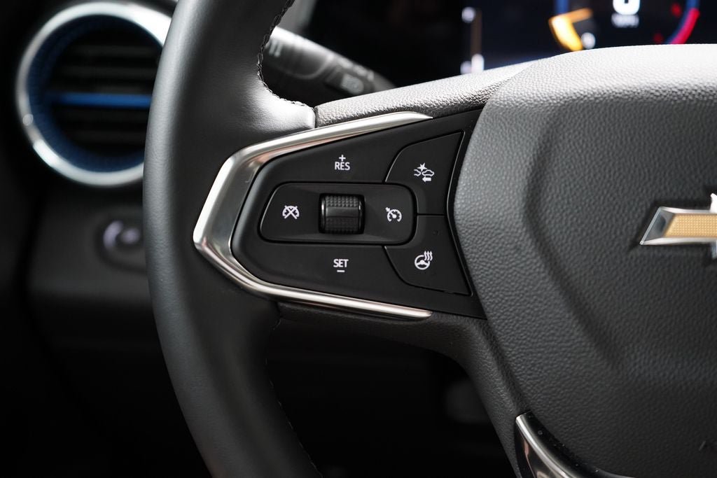 Used 2024 Chevrolet Trax LT w/ Sunroof Package FWD image 14