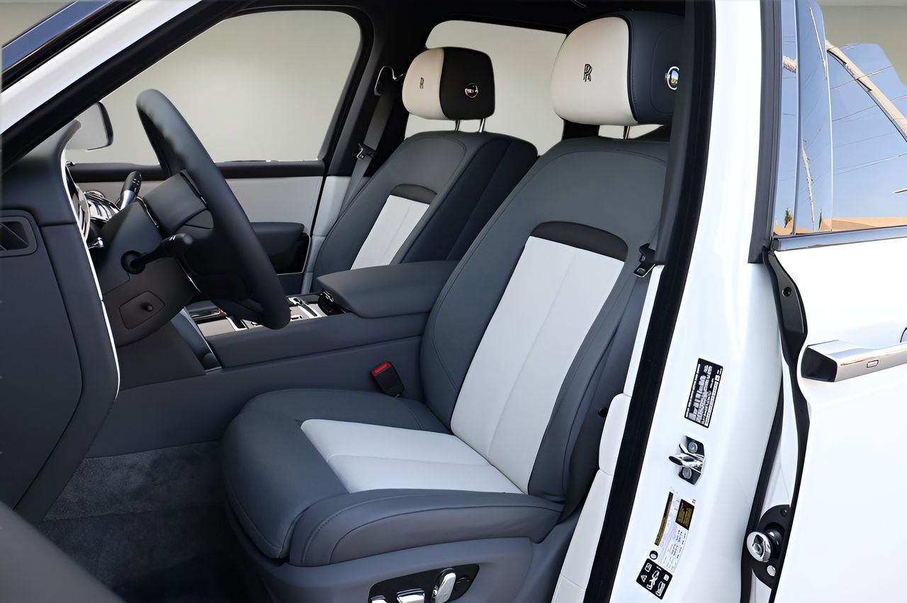 New 2026 Rolls-Royce Cullinan image 15