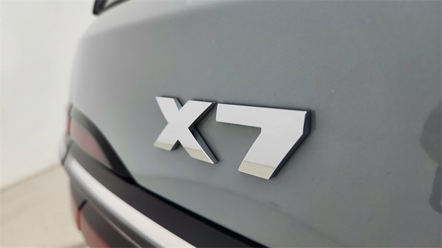 Used 2025 BMW X7 M60i image 17