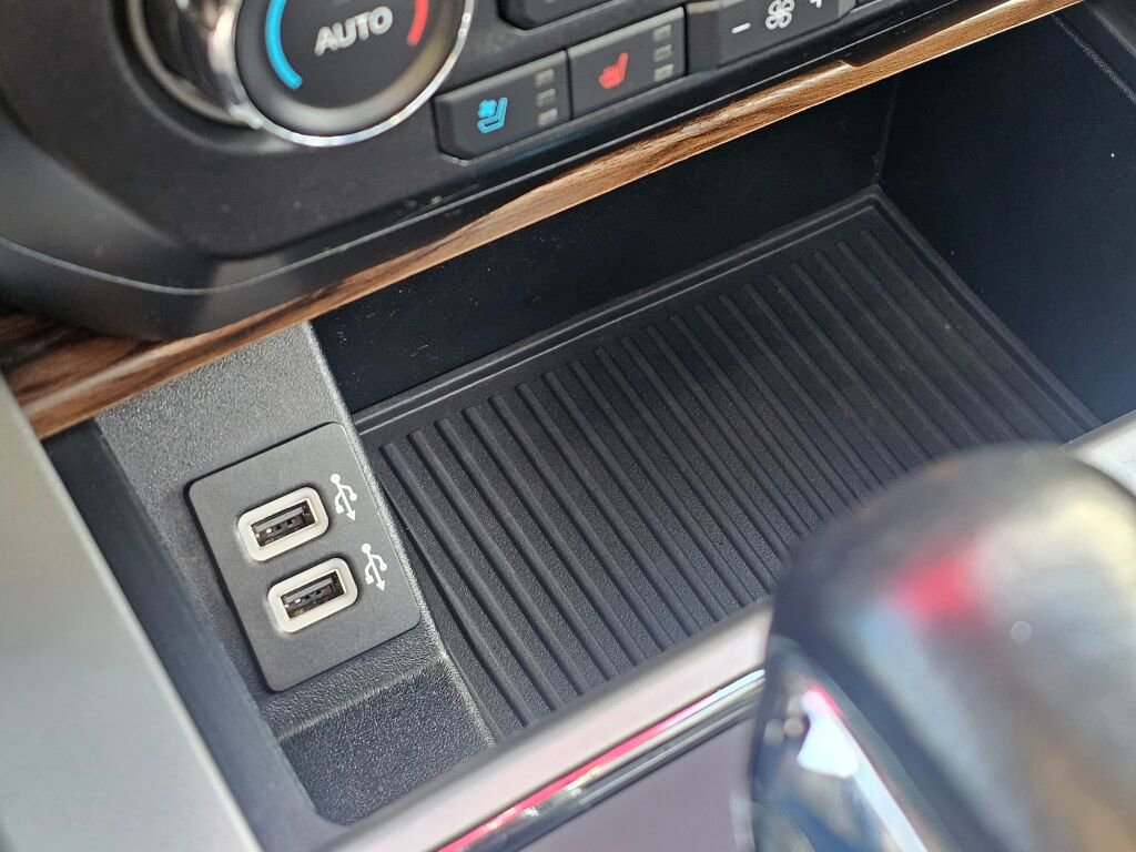 Used 2020 Ford F150 Lariat image 32