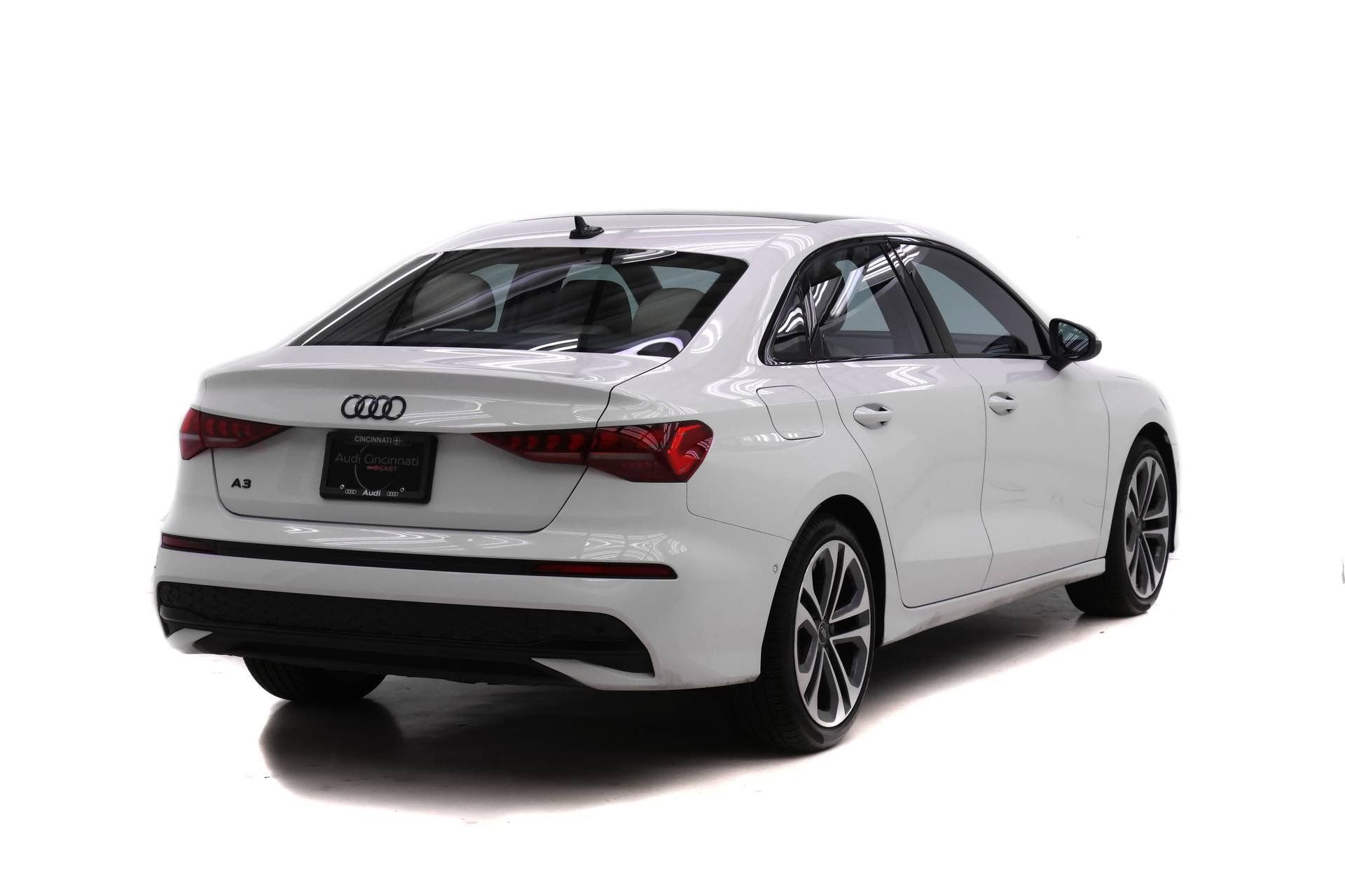 Used 2025 Audi A3 2.0T Premium w/ Black Optic Package image 5