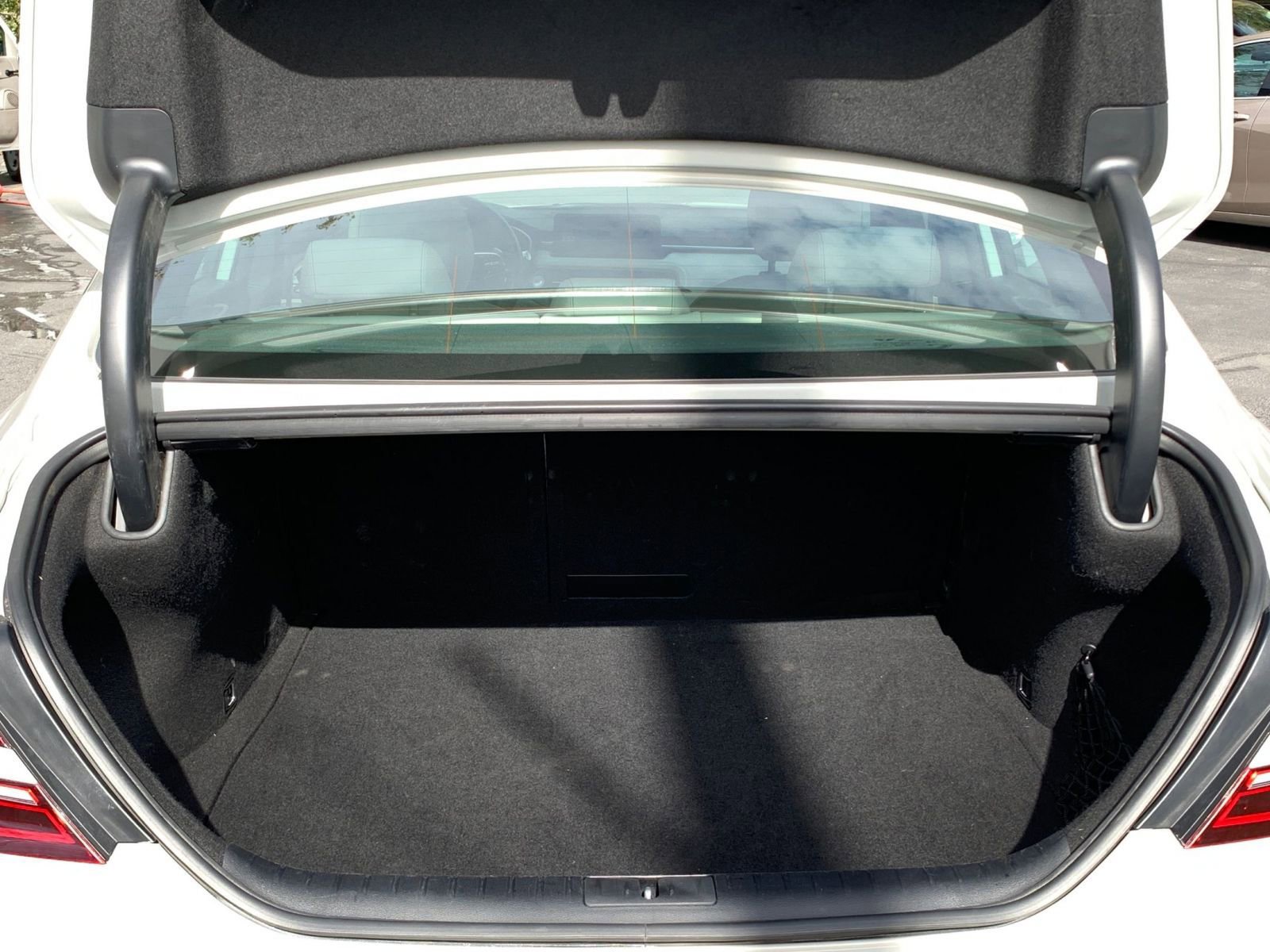 Used 2025 Genesis G70 2.5T image 31