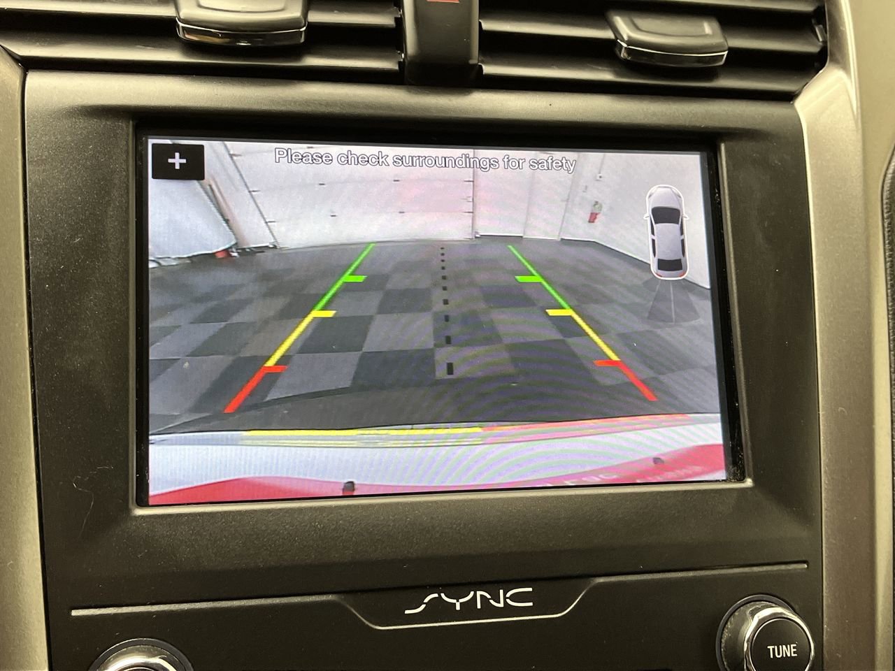 Used 2019 Ford Fusion SE FWD image 6