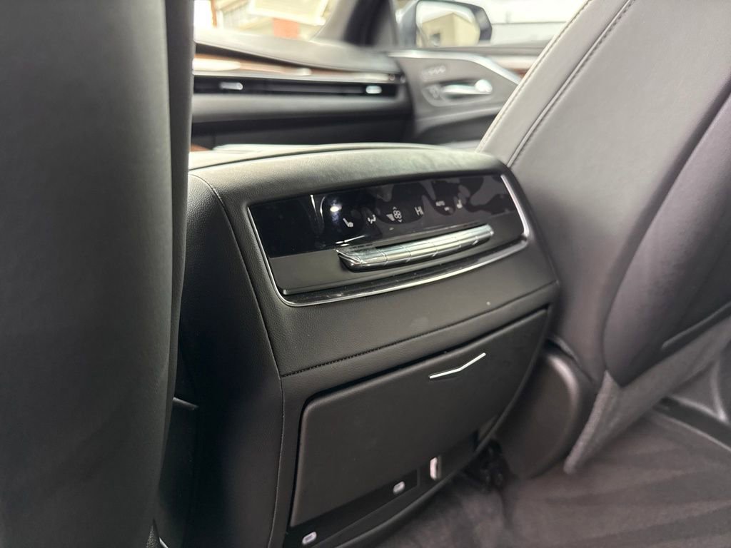 Used 2024 Cadillac Escalade ESV Premium Luxury image 21