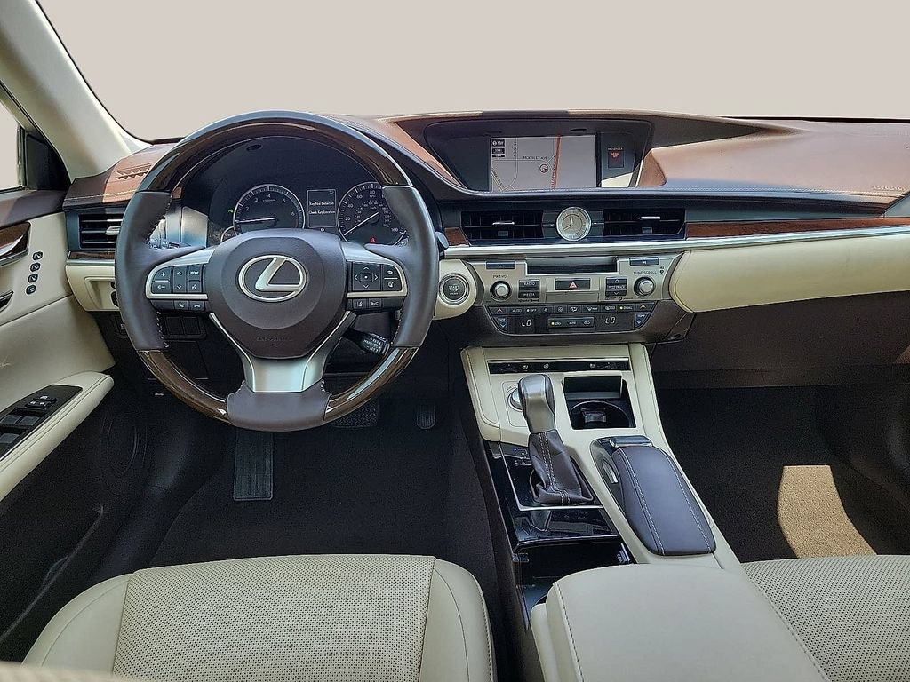 Used 2017 Lexus ES 350 w/ Navigation System Package FWD image 10