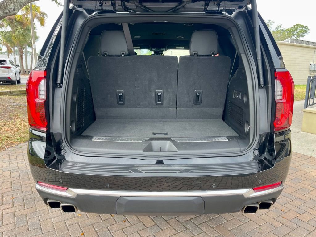 Used 2025 GMC Yukon Denali image 5