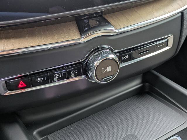 New 2026 Volvo XC60 T8 Plus w/ Protection Package Premier image 10