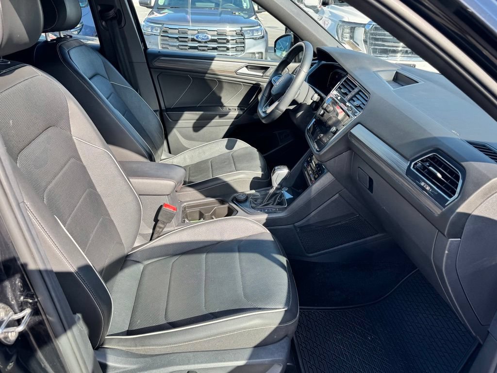 Used 2022 Volkswagen Tiguan SEL R-Line AWD/4WD image 21