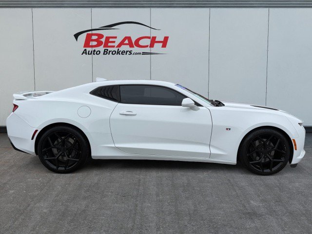 Used 2018 Chevrolet Camaro SS RWD image 9